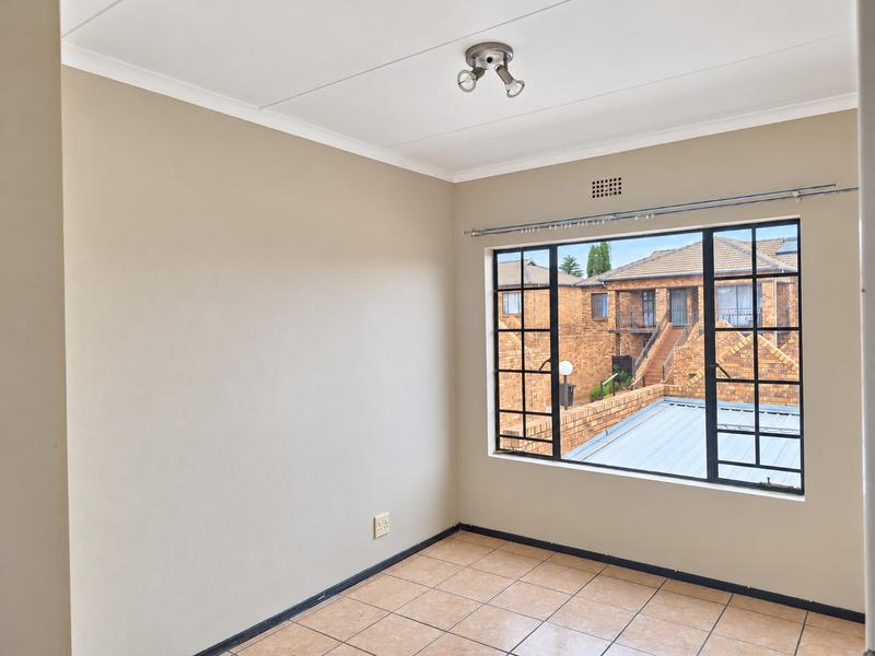 2 Bedroom Property for Sale in Sonneveld Gauteng