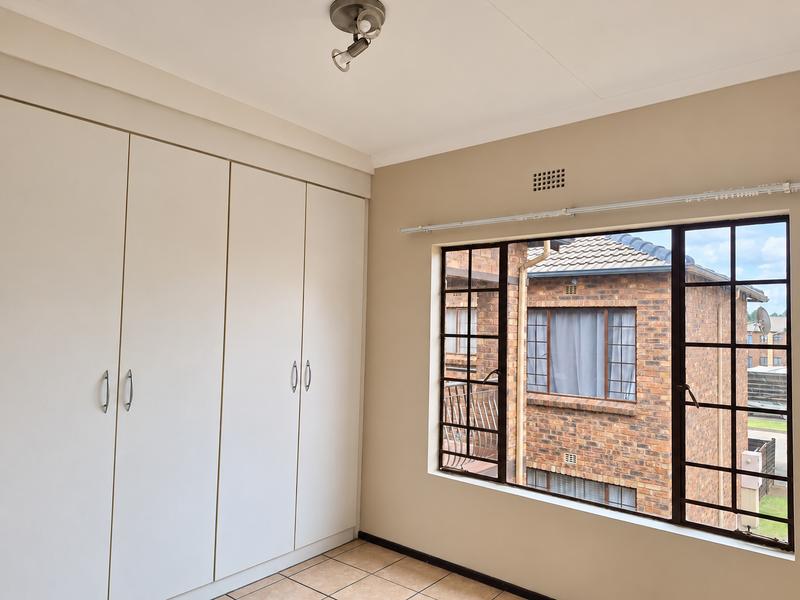 2 Bedroom Property for Sale in Sonneveld Gauteng