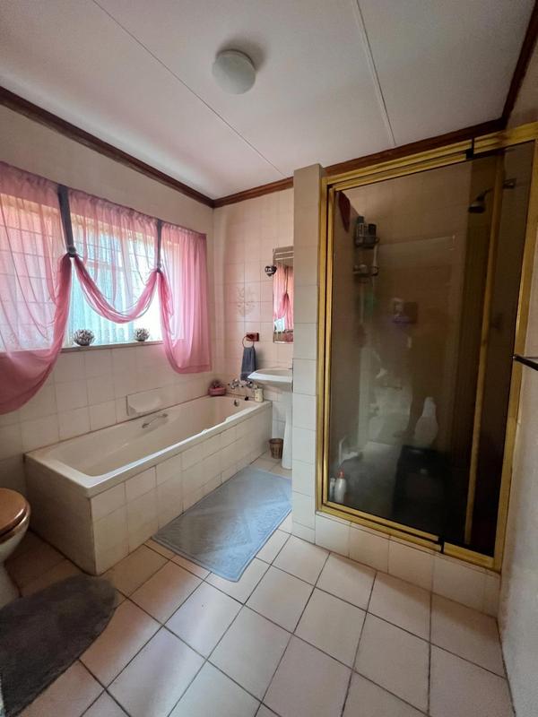 3 Bedroom Property for Sale in Casseldale Gauteng