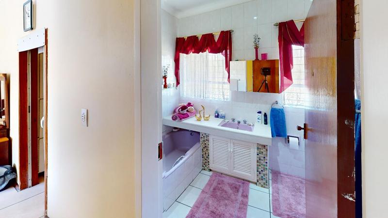 4 Bedroom Property for Sale in Kenleaf Gauteng