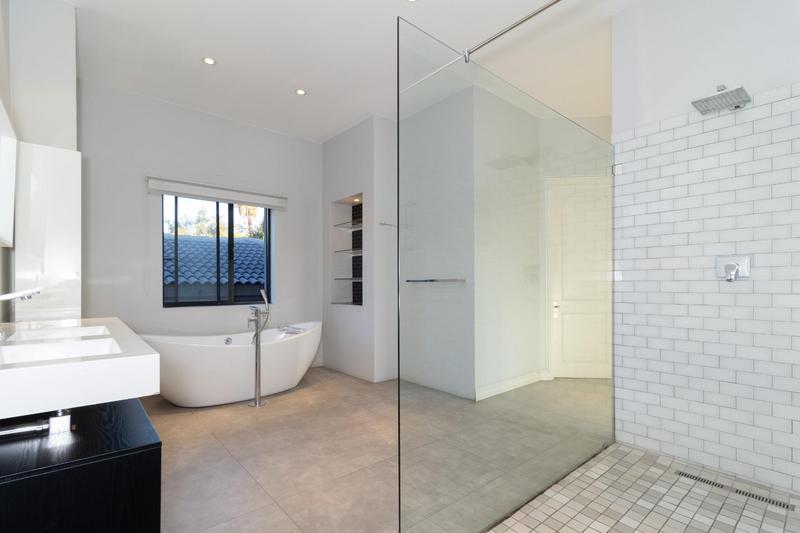 To Let 4 Bedroom Property for Rent in Dainfern Golf Estate Gauteng