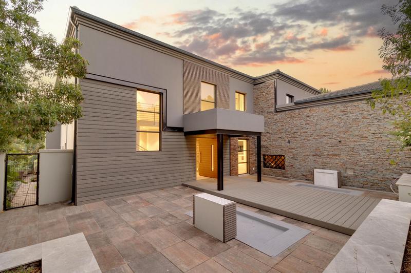 To Let 4 Bedroom Property for Rent in Dainfern Golf Estate Gauteng