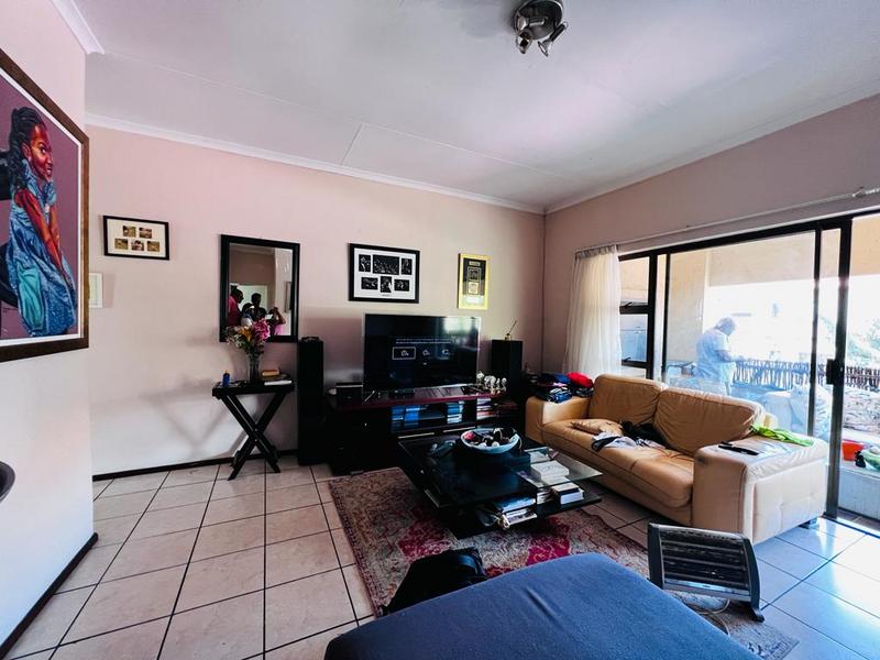 2 Bedroom Property for Sale in Lonehill Gauteng