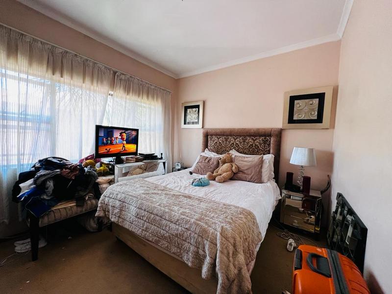 2 Bedroom Property for Sale in Lonehill Gauteng