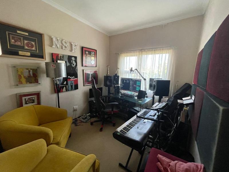 2 Bedroom Property for Sale in Lonehill Gauteng