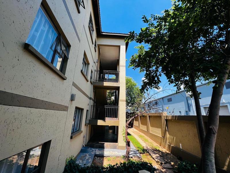 2 Bedroom Property for Sale in Lonehill Gauteng