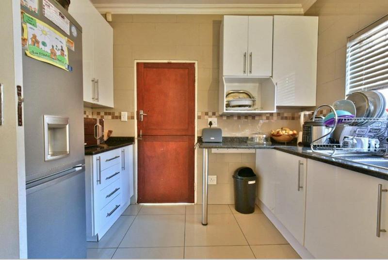 3 Bedroom Property for Sale in Mulbarton Gauteng