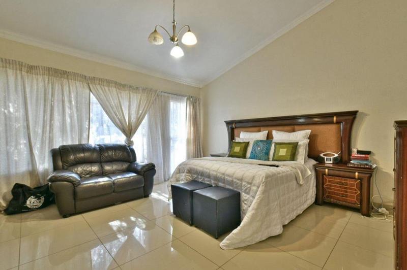 3 Bedroom Property for Sale in Mulbarton Gauteng