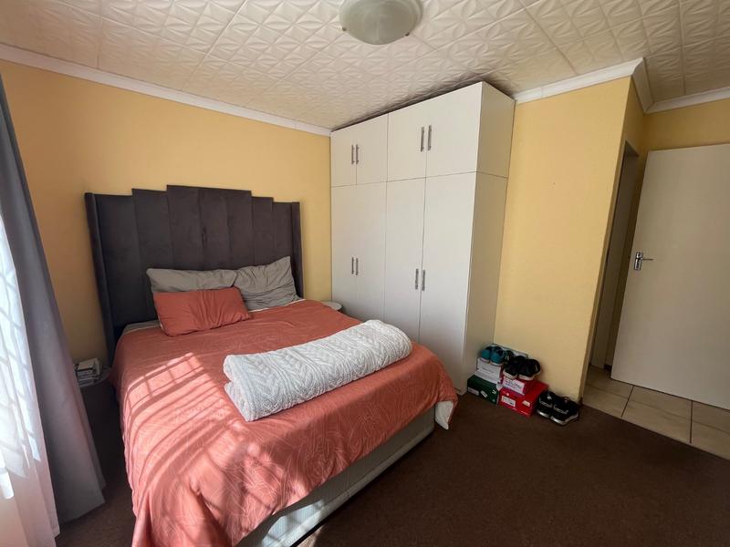 2 Bedroom Property for Sale in Wilro Park Gauteng