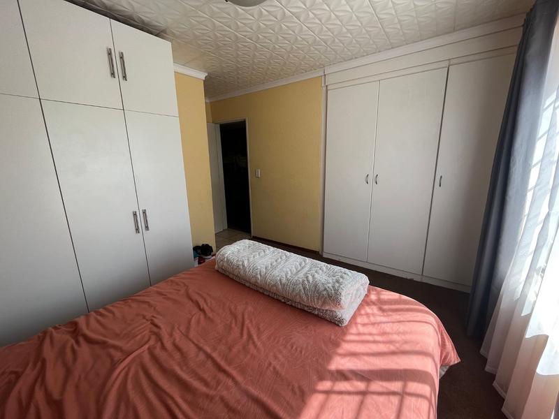 2 Bedroom Property for Sale in Wilro Park Gauteng