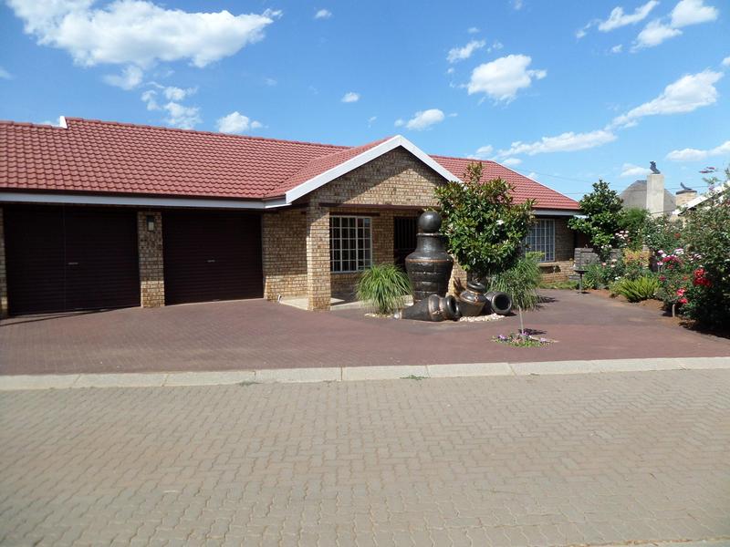 To Let 3 Bedroom Property for Rent in Kookrus Gauteng