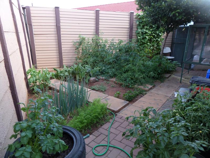 To Let 3 Bedroom Property for Rent in Kookrus Gauteng