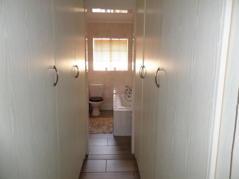 To Let 3 Bedroom Property for Rent in Kookrus Gauteng