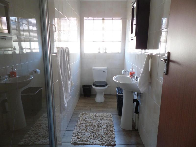 To Let 3 Bedroom Property for Rent in Kookrus Gauteng