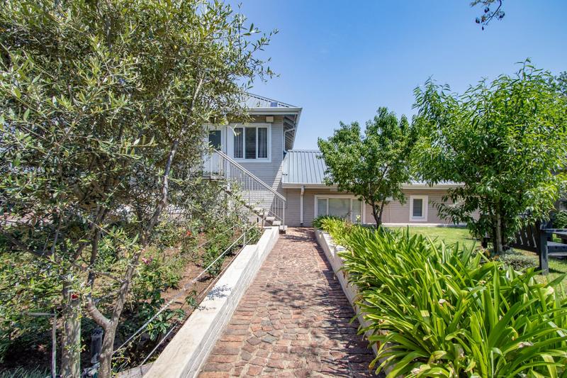 To Let 2 Bedroom Property for Rent in Saddlebrook Estate Gauteng