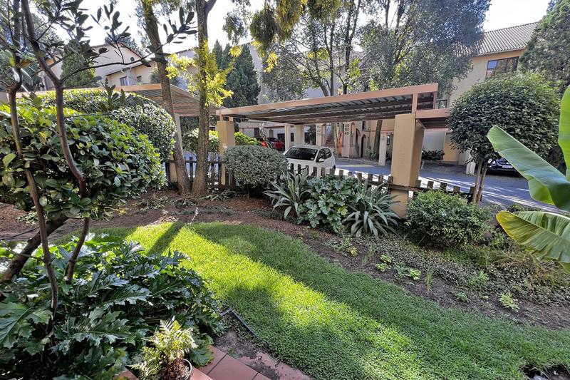 2 Bedroom Property for Sale in Atholl Gardens Gauteng