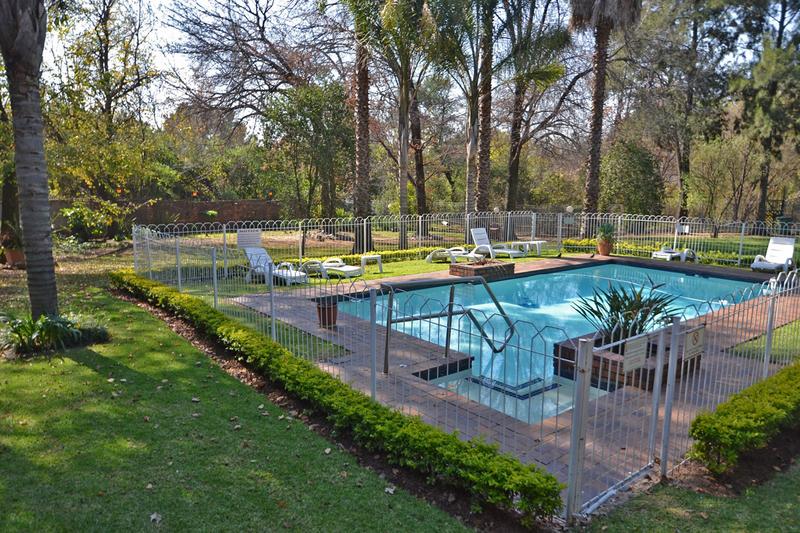 2 Bedroom Property for Sale in Atholl Gardens Gauteng