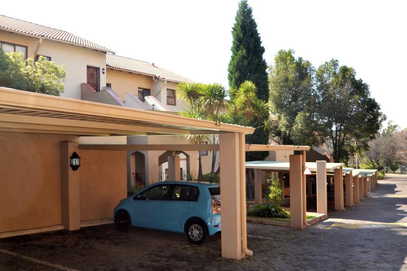 2 Bedroom Property for Sale in Atholl Gardens Gauteng