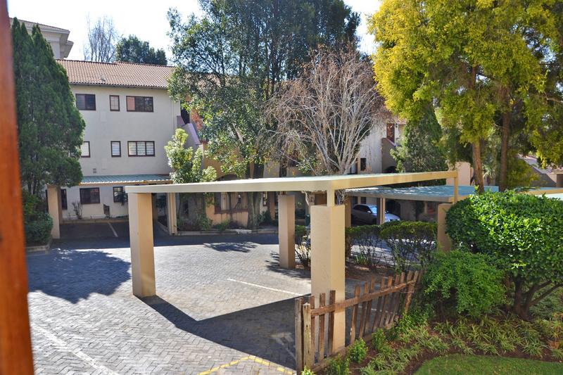 2 Bedroom Property for Sale in Atholl Gardens Gauteng