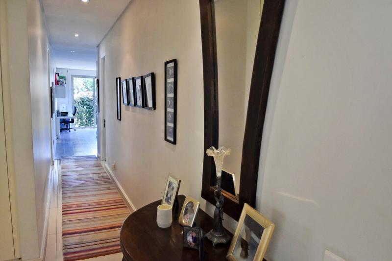 5 Bedroom Property for Sale in Sandown Gauteng