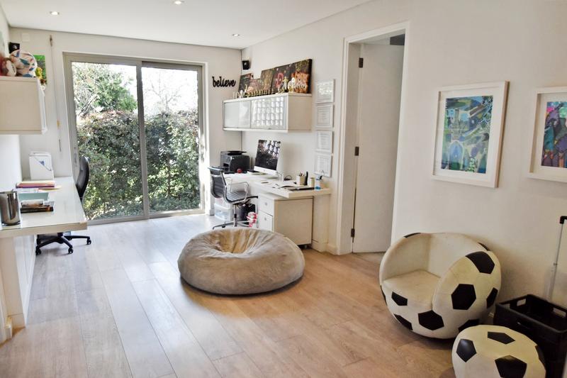 5 Bedroom Property for Sale in Sandown Gauteng