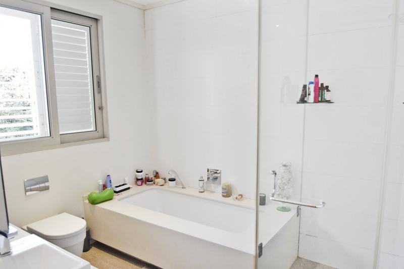 5 Bedroom Property for Sale in Sandown Gauteng