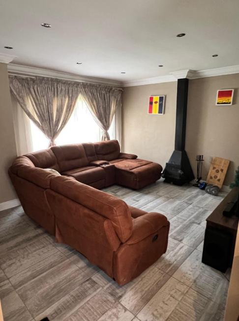3 Bedroom Property for Sale in Diepkloof Gauteng