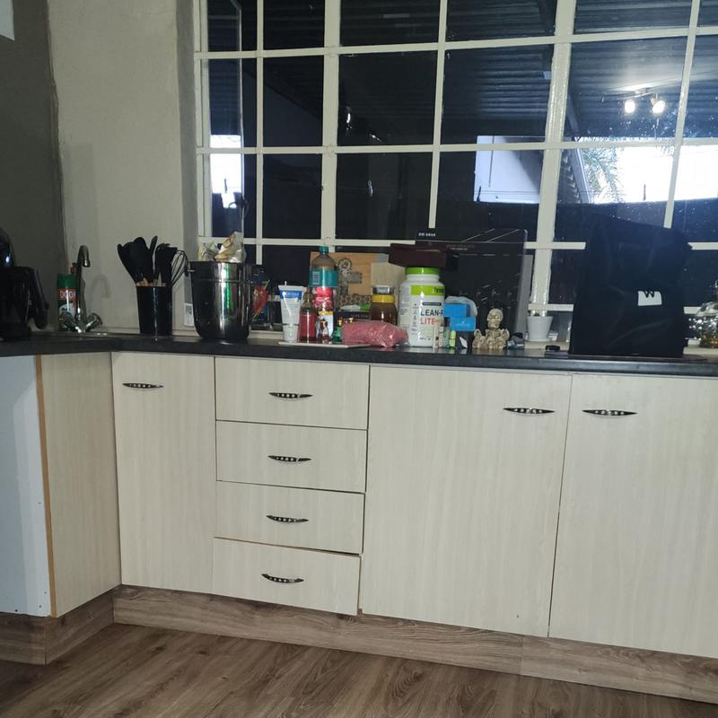 To Let 4 Bedroom Property for Rent in Orange Grove Gauteng