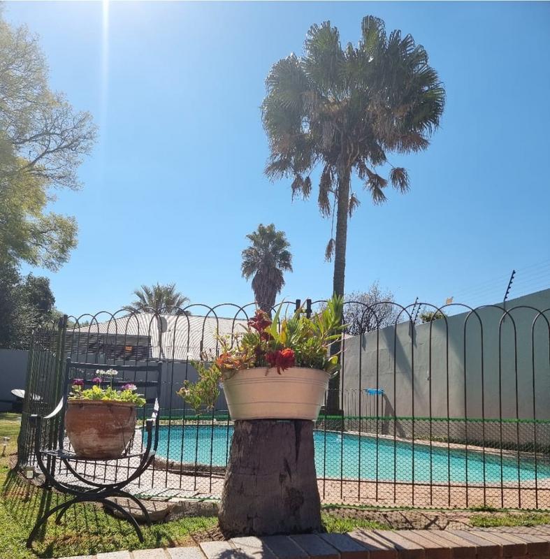 To Let 4 Bedroom Property for Rent in Orange Grove Gauteng