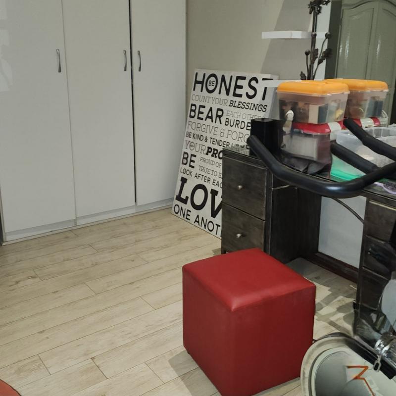 To Let 4 Bedroom Property for Rent in Orange Grove Gauteng