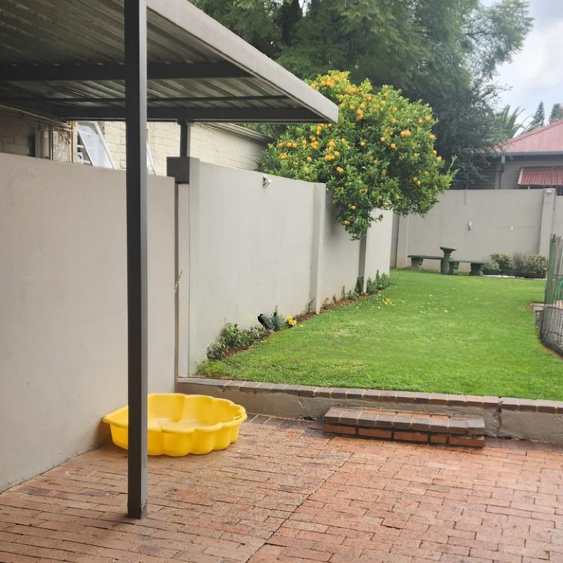 To Let 4 Bedroom Property for Rent in Orange Grove Gauteng