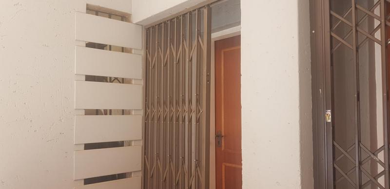 To Let 2 Bedroom Property for Rent in North Riding Gauteng