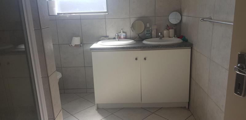 To Let 2 Bedroom Property for Rent in North Riding Gauteng