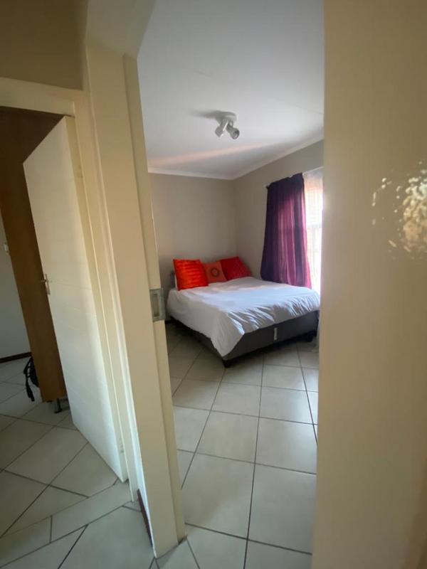 To Let 2 Bedroom Property for Rent in Monavoni Gauteng