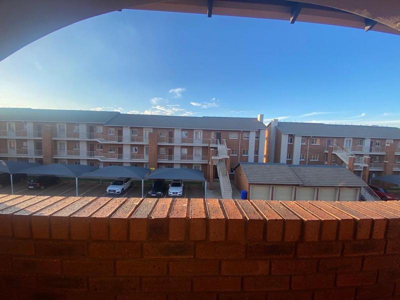 To Let 2 Bedroom Property for Rent in Monavoni Gauteng