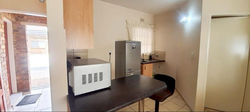 1 Bedroom Property for Sale in Crystal Park Gauteng