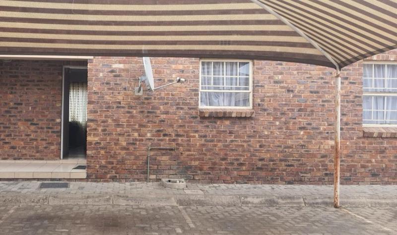 1 Bedroom Property for Sale in Crystal Park Gauteng