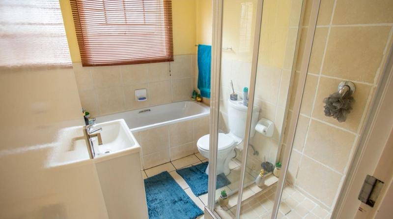 2 Bedroom Property for Sale in Crystal Park Gauteng