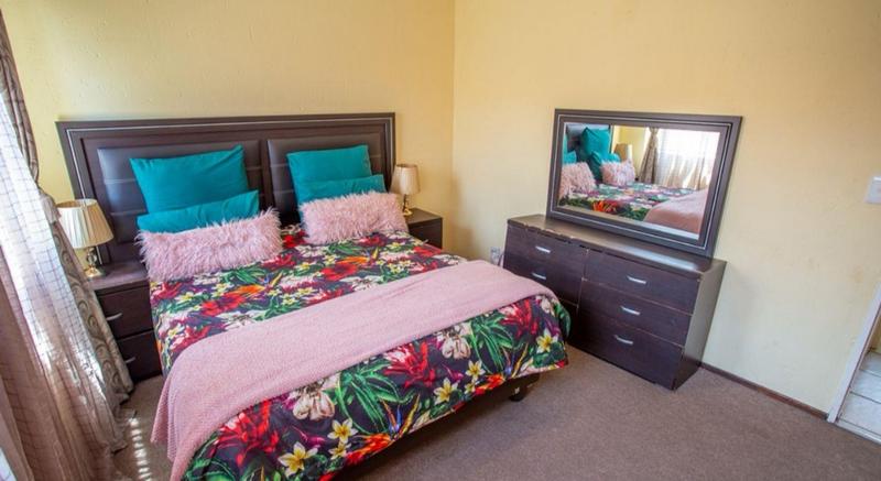 2 Bedroom Property for Sale in Crystal Park Gauteng