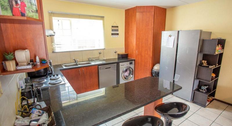 2 Bedroom Property for Sale in Crystal Park Gauteng