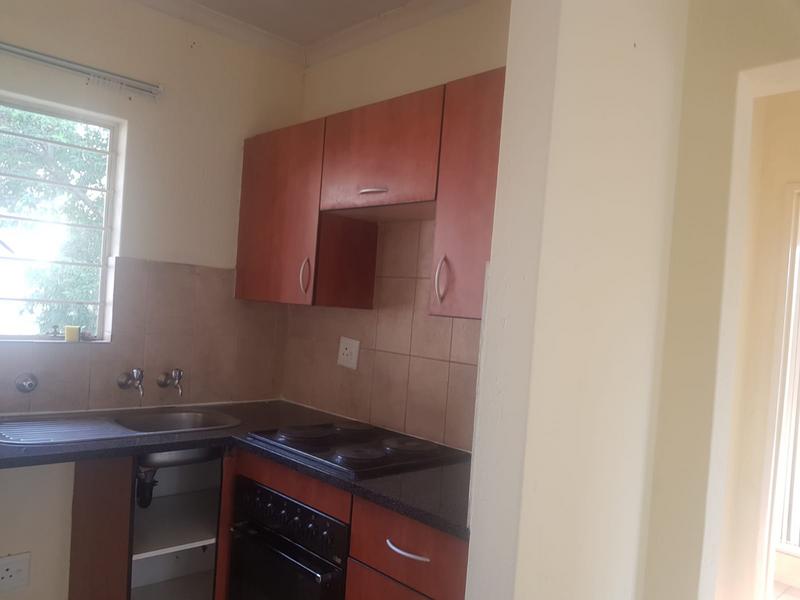 2 Bedroom Property for Sale in Klippoortjie Gauteng