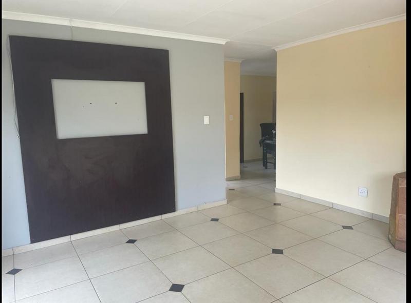 3 Bedroom Property for Sale in Birchleigh Gauteng