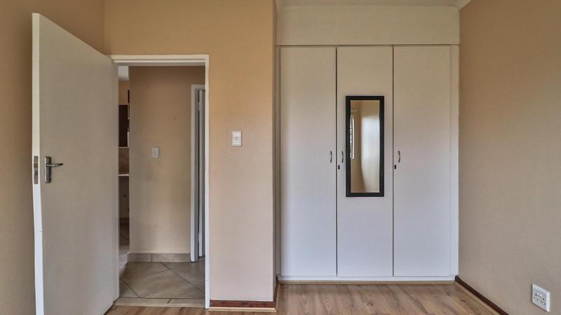 2 Bedroom Property for Sale in Glen Marais Gauteng