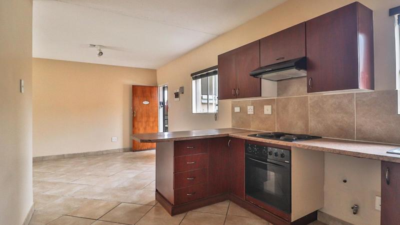 2 Bedroom Property for Sale in Glen Marais Gauteng