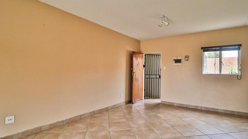 2 Bedroom Property for Sale in Glen Marais Gauteng