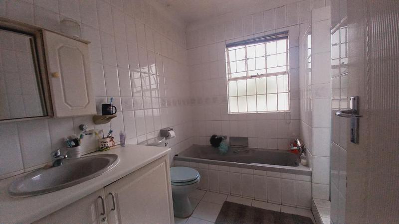 5 Bedroom Property for Sale in Bramley Gauteng