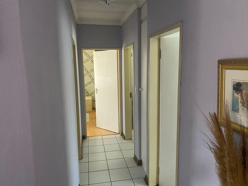 3 Bedroom Property for Sale in Glenanda Gauteng