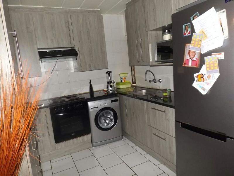 1 Bedroom Property for Sale in Kew Gauteng