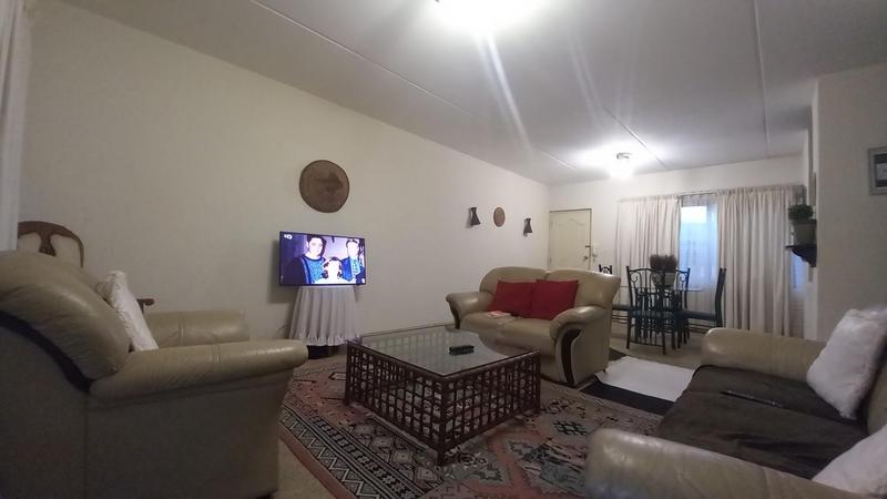 2 Bedroom Property for Sale in Kew Gauteng