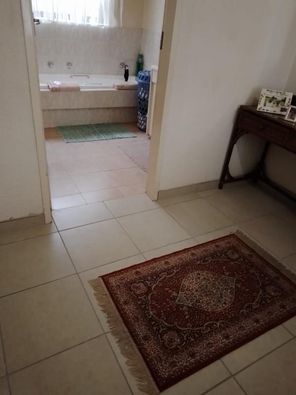 2 Bedroom Property for Sale in Kew Gauteng